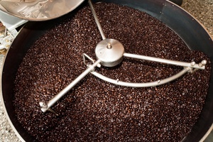 dark roast coffee, dark roast has less caffeine, dark roast high temperature, dark roast less acidic